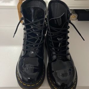 Dr Martens originals boots pattern leather black